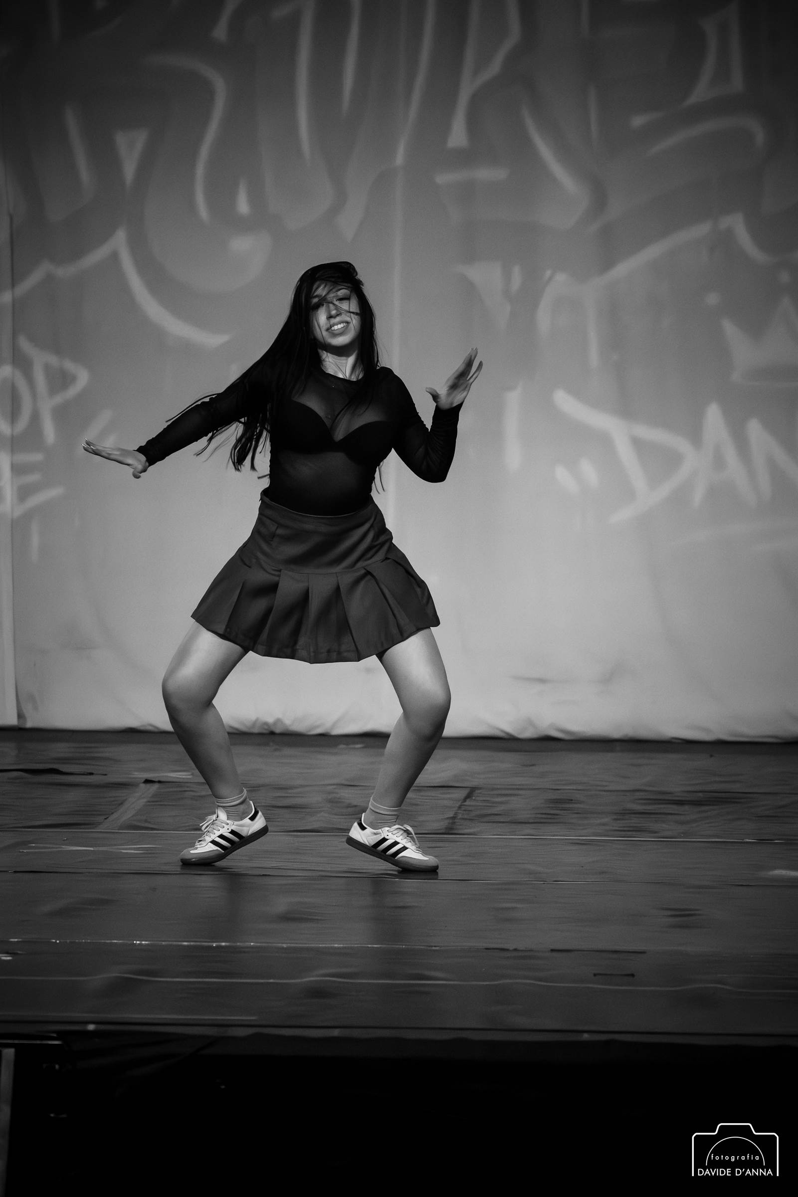 Scena dinamica durante il saggio di danza della scuola SDM